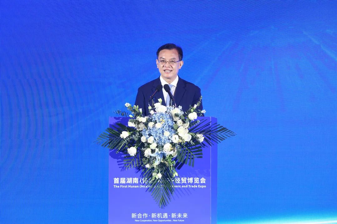 沈裕谋在致辞中指出，首届湖南（怀化）RCEP经贸博览会将推动湖南开放的大门越开越大，进一步密切湖南与RCEP国家的经贸往来，希望怀化乘势而上，实现更大发展。