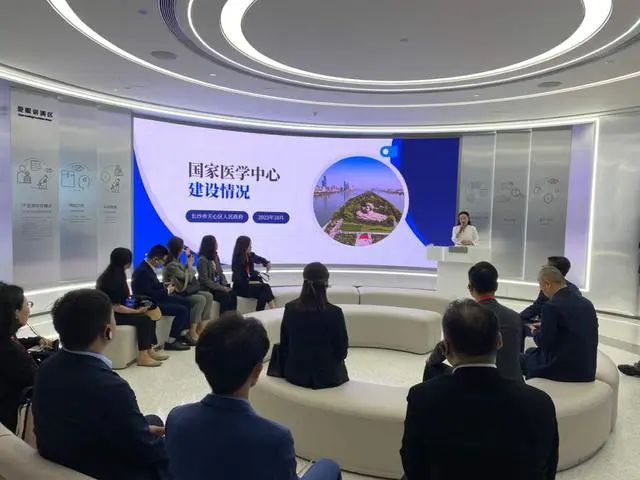 10月12日至15日，一场以79家跨国公司和120余位企业家为主的访湘活动，将湖南再次推向了开放前沿。