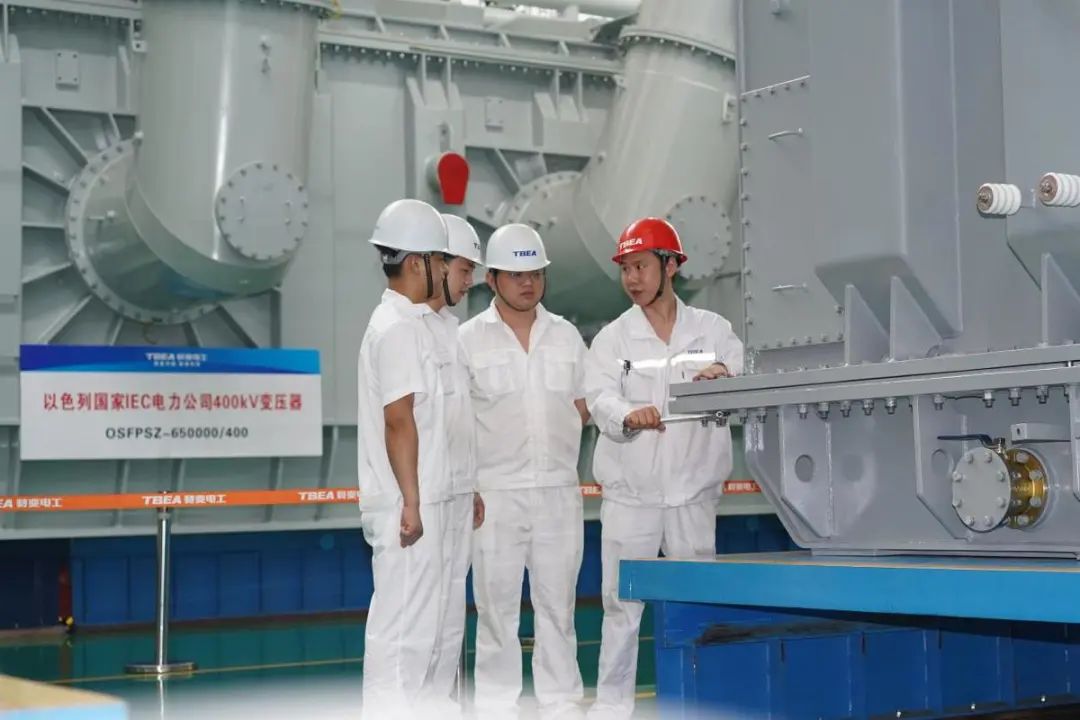 特变电工衡阳变压器有限公司生产车间。 特变电工衡阳变压器有限公司生产车间。