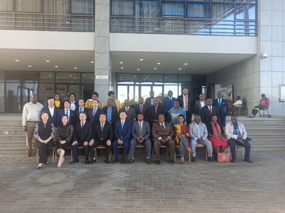 5月14日至23日，中国（湖南）自由贸易试验区经贸代表团远赴肯尼亚、马拉维、南非，面对面推介湖南自贸试验区、洽谈合作、拓展商机。