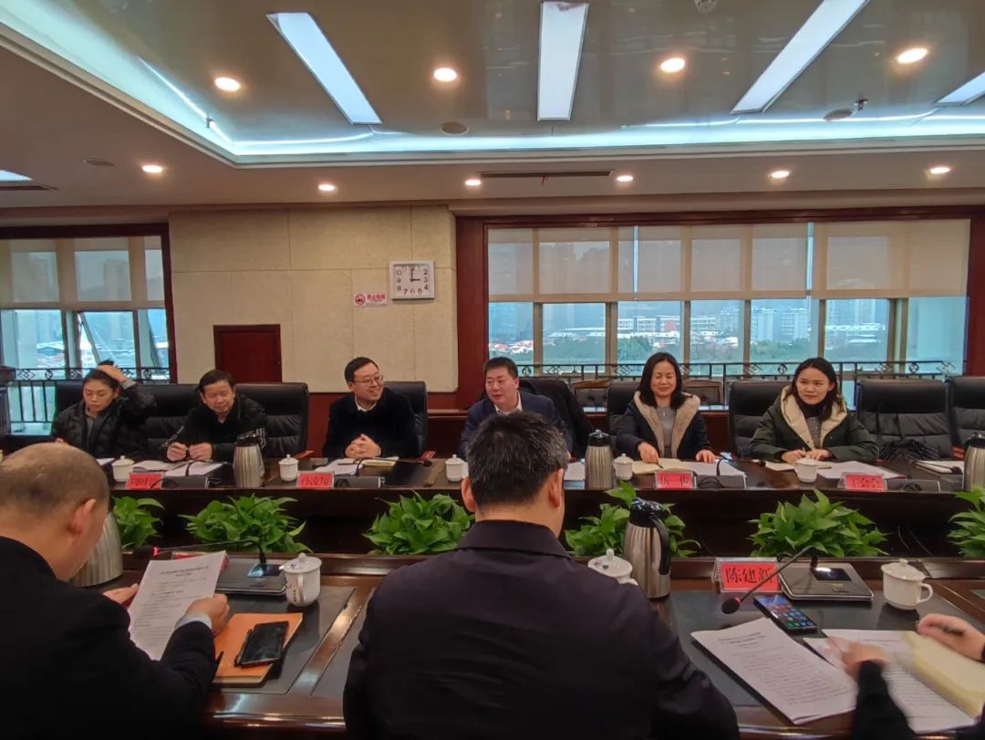 1月25日，省自贸办专职副主任廖光辉率队赴自贸郴州片区调研，与郴州市政府副市长杨平等深入座谈交流，共同谋划推进郴州片区2024年工作。厅自贸协调处、自贸创新处、自贸评估处负责人及郴州市商务局、郴州片区管委会负责人参会。