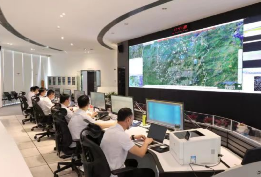 央视新闻系列报道《新机遇里看中国》以《湖南低空经济 “飞”起来才能“热”起来》为题，提及了长沙自贸临空区长沙飞行服务站和湖南蔚蓝航校，采访了湖南通用航空发展有限公司发展负责人。