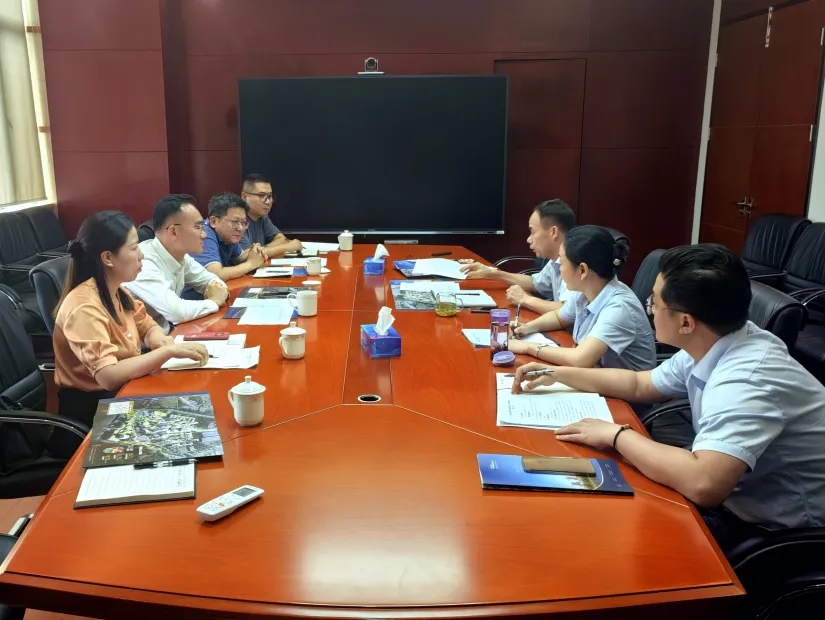 9月25日,城陵矶新港区党工委副书记、岳阳自贸片区管委会主任蔺佳带一行,专程拜访了浦发银行与光大银行,重点围绕深化银政企三方合作机制、创新金融服务模式、优化营商环境、支持产业升级发展等事项进行探讨。 9月25日,城陵矶新港区党工委副书记、岳阳自贸片区管委会主任蔺佳带一行,专程拜访了浦发银行与光大银行,重点围绕深化银政企三方合作机制、创新金融服务模式、优化营商环境、支持产业升级发展等事项进行探讨。