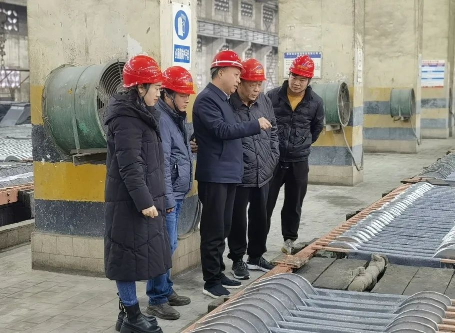 12月16日、17日，城陵矶新港区党工委书记李建华率队赴郴州进行考察，岳阳观盛公司董事长颜劲松，及岳阳观盛公司、湖南财盛公司相关负责人参加。