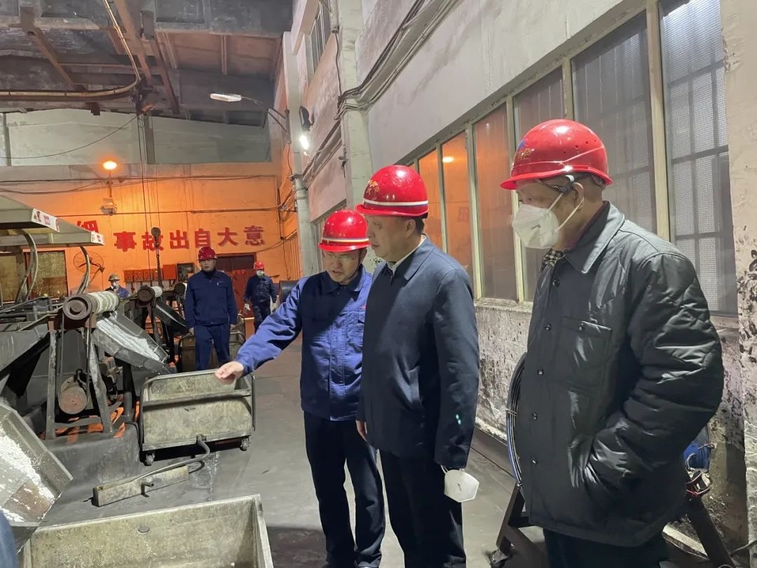 12月16日、17日，城陵矶新港区党工委书记李建华率队赴郴州进行考察，岳阳观盛公司董事长颜劲松，及岳阳观盛公司、湖南财盛公司相关负责人参加。