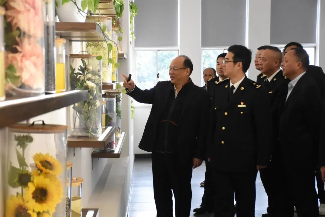 3月7日，长沙海关关长沈大为一行赴城陵矶新港区调研，长沙海关副关长、党委委员徐晓捷，岳阳市副市长郭占扬，岳阳海关关长、党委书记王东辉，新港区党工委书记李建华，党工委委员、综保区管委会副主任张常云，及相关部门负责人参加。