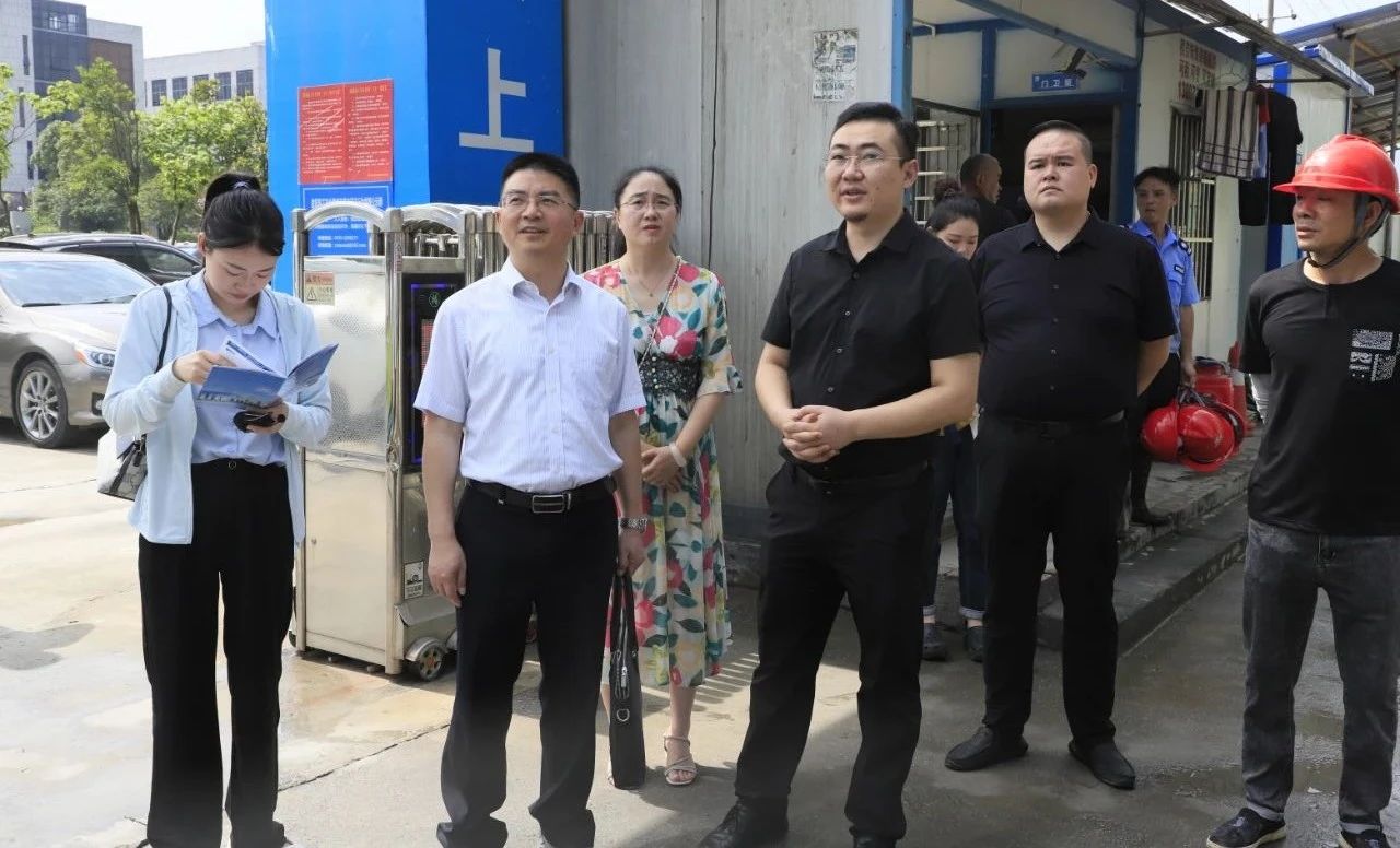 近日，湖北省孝感市新闻媒体一行走进郴州自贸片区、高新区，深挖园区在经济社会发展各项事业中的新亮点、好经验，考察交流园区建设和产业布局等相关工作。