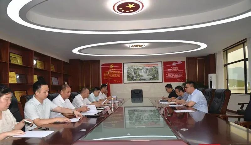 6月30日,郴州市科技局调研组先后到郴州高新区的三一重能、谛源光学及郴州经开区的中试基地、大健康产业园等企业进行调研,并与园区和项目、企业负责人进行座谈,共商郴江实验室的筹建工作,落实“全省一盘棋推进、省市县共同答题”工作部署,打好科技创新攻坚仗。 6月30日,郴州市科技局调研组先后到郴州高新区的三一重能、谛源光学及郴州经开区的中试基地、大健康产业园等企业进行调研,并与园区和项目、企业负责人进行座谈,共商郴江实验室的筹建工作,落实“全省一盘棋推进、省市县共同答题”工作部署,打好科技创新攻坚仗。