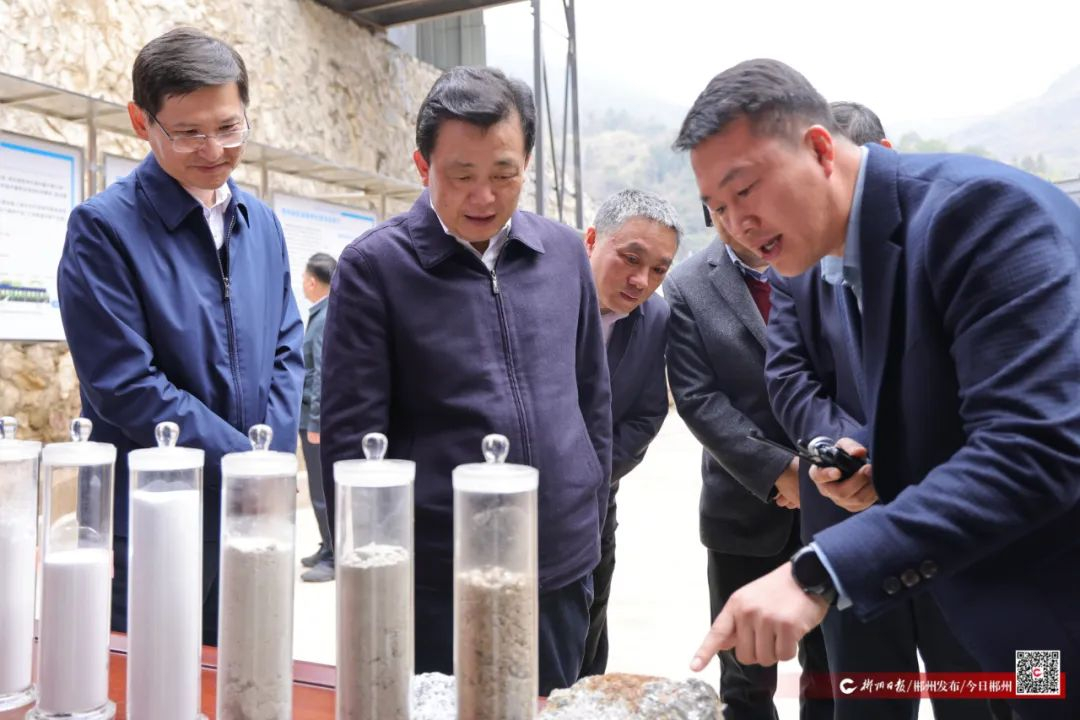 1月5日,副省长秦国文在郴州调研锂电新能源产业发展情况并主持召开座谈会,省政府副秘书长季心诠,市委副书记、市长阚保勇参加。 1月5日,副省长秦国文在郴州调研锂电新能源产业发展情况并主持召开座谈会,省政府副秘书长季心诠,市委副书记、市长阚保勇参加。